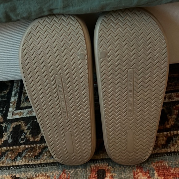 J/slides Beach slides NWT - Picture 4 of 4